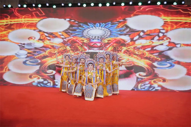 1697613718380036.jpg 208.jpg