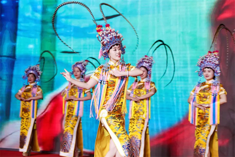 1729579373618732.jpg 200.jpg