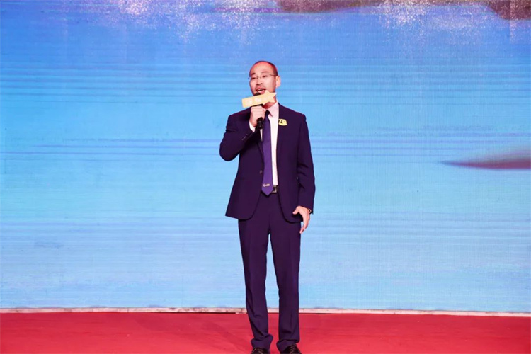 1729579397652673.jpg 203.jpg